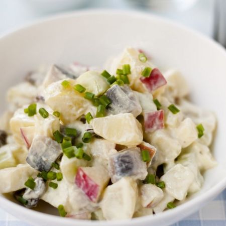 Salata de hering si maioneza