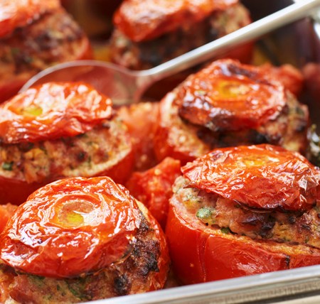 Rosii umplute cu carne si sos tomat "Litoral" - Reteta Mea