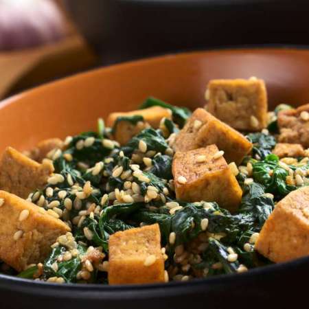 Tofu cu spanac și susan