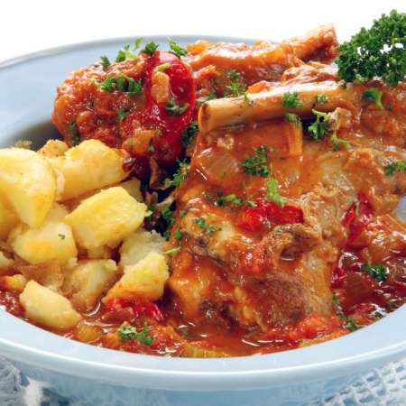 Pulpă de miel cu cartofi - Reteta Mea